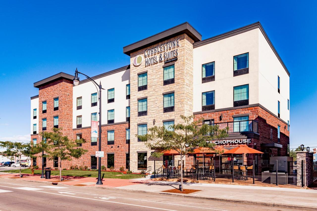 Cobblestone Hotel & Suites Superior Exterior foto